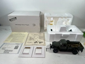 1946 Dodge Power Wagon Green 1:24 Die-cast Car - Danbury Mint + Box/Paperwork - Picture 1 of 24