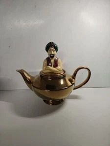 Wade - Tetera Aladdin - Tetera The Genie - Algunos arañazos a oro - Va barato - Imagen 1 de 7