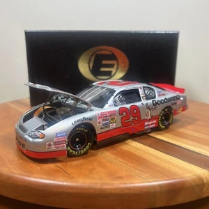 NASCAR Kevin Harvick Looney Tunes Gm Goodwrench Service Plus 1/24 Diecast Rare - Picture 1 of 10