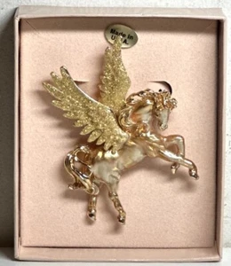 KIRKS FOLLY : BOXED VINTAGE BROOCH BEAUTIFUL GOLD ENAMEL PEGASUS FLYING HORSE - Picture 1 of 3