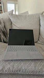 Microsoft Surface Laptop - Picture 1 of 5