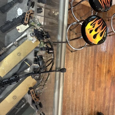 Hoyt Cybertec XT 2000 Compound Bow, Mossy Oak - Image 1 of 4