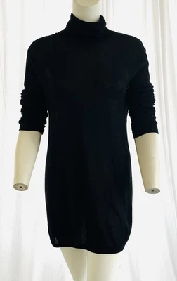 Suéter de cachemir negro vintage años 90 Yves Saint Laurent Foto 1 de 4