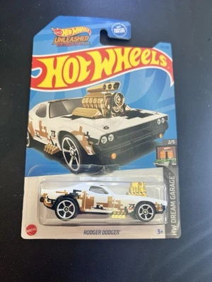 Hot Wheels Rodger Dodger White Dream Garage escala 2/5 #32 Foto 1 de 2