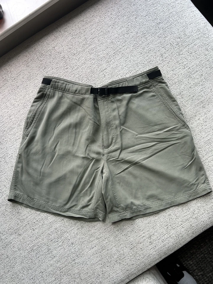 Columbia GRT Shorts Womens L Olive Green Omni Dry Hiking Outdoor Belted  - Image 1 of 4