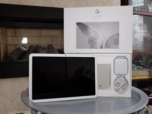 Google Pixel Tablet With Charging Speaker Dock 128gb Boxed - Picture 1 of 4