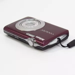Nikon COOLPIX S3000 Digital Camera 12 MP 4X Optical Zoom Auto Focus CCD Sensor - Picture 1 of 12