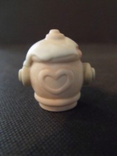 $ Precious Moments Sugar Town Fire Hydrant Christmas Collectable