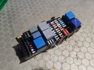 2016 Renault Trafic mk3 Interior Fusebox - Picture 1 of 5
