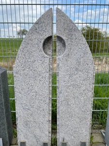 "Jukka" Grabstein Grabsteine Einzelgrab Urnengrabstein Messerschmidt - Bild 1 von 5