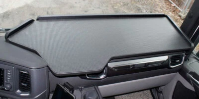 LKW-Tisch Scania R ab 2017 Ablagetisch durchgehend mit Antirutschmatte schwarz - Bild 1 von 2