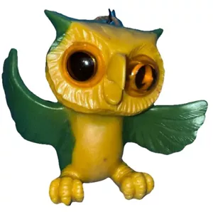 Rare 1967 Russ Berrie Twiggy Owl Oily Rubber Jiggler Vintage Read Green / Gold - Picture 1 of 11