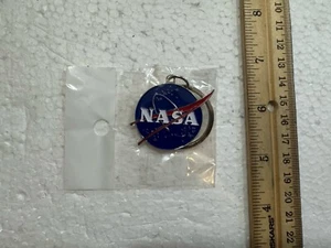 NASA Logo Keychain Unopened - Picture 1 of 3