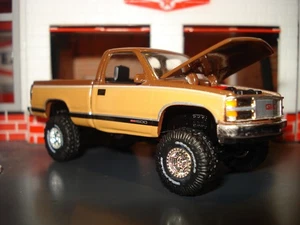 1998 GMC SIERRA GRANDE 1500 PICKUP TRUCK CUSTOM EDITION M2 4X4 1/64 VERY COOL - Picture 1 of 4