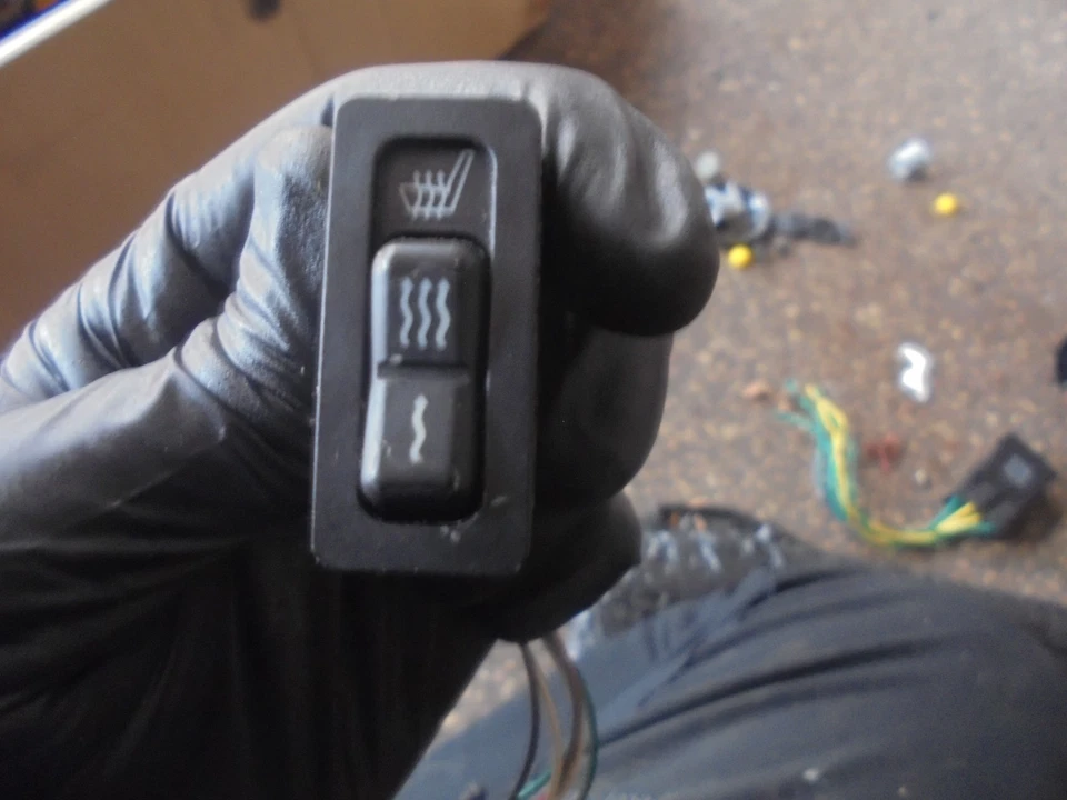 bmw z3 heated seat switch fits 1993-1998 - image 1 of 1