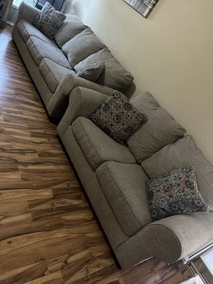 Juego de sofá y sofá loveseat Ashley Furniture Foto 1 de 3