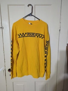Team Bieber 2017 Justin Bieber Tour Crew Neck Sweat Shirt Yellow Size Medium - Picture 1 of 5