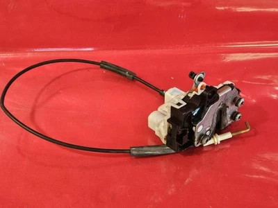 Fiat 500 2012-2019 actuador de bloqueo de pestillo de puerta delantero izquierdo conductor con cable Foto 1 de 4