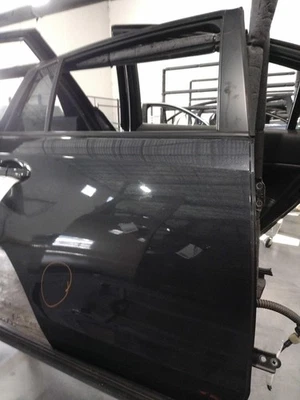 Conjunto de puerta trasera derecha usado lado trasero se adapta a: Subaru Xv Crosstrek 2015 eléctrico Foto 1 de 4