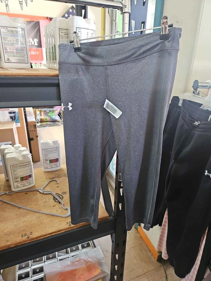 Under Armour Women's HeatGear Compression Capri Leggings Gray no tags medium mes - Image 1 of 1