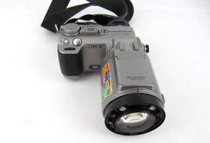 SONY DSC-F707 DIGITAL CAMERA 5.0 MP CYBERSHOT CARL ZEISS LENS 10X DIGITAL ZOOM - Picture 1 of 10