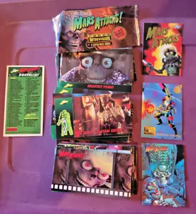 Lot Of 70 1994 Topps MARS ATTACKS Comic Book/Movie TRADING CARDS - Picture 1 of 8