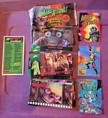 Lot Of 70 1994 Topps MARS ATTACKS Comic Book/Movie TRADING CARDS - Image 1 of 4