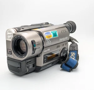 Caméscope Sony Handycam CCD-TR515E - Pal - Vidéo Hi8 - Câbles + cassette neuve - Zdjęcie 1 z 10