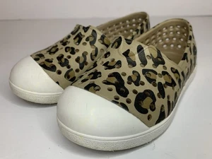 Old Navy Kleinkind Mädchen Tiermotiv perforiert Slipper wasserdicht Schuhe Größe 7 - Bild 1 von 9