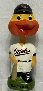 Baltimore Orioles Wackelkopf Vintage grüner Sockel Keramik (Kreide) 1999 - Bild 1 von 7