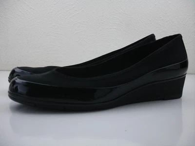 Women's 10 M Liz Claiborne Stacy Black Patent Leather Wedge Low Heel Shoes Pumps - Image 1 of 4