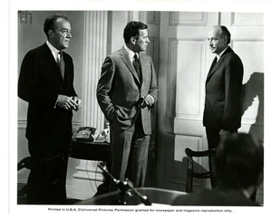 TOPAZ 1969 Alfred Hitchcock Edmond Ryan, John Forsythe UNIVERSAL  - Picture 1 of 2