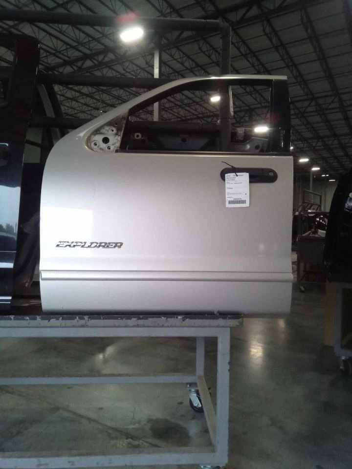 Puerta delantera del conductor excluyendo Sport Trac compatible con 02-05 EXPLORER 470093 Foto 1 de 1