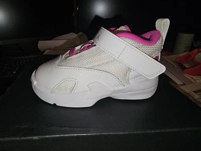 Zapatos Jordan Max Aura 6 (TD) para niños pequeños talla 10C FQ8296 160 blanco/rosa fuego Foto 1 de 4