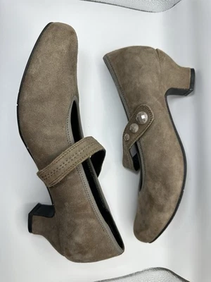 Hotter Mary Jane Gatito Tacones Tostado/Gris Gamuza Cómodo Clásico/6 1/2 Foto 1 de 4