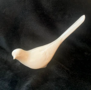 Lenox White Porcelain Dove Figurine....Green Label - Picture 1 of 4