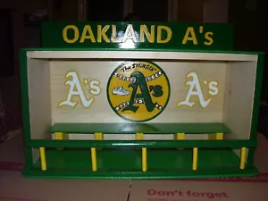 Oakland A's Wackelkopf Vitrine mit 70er Logo zerlegt versendet - Bild 1 von 12