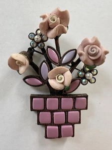 VINTAGE GREENWICH SIGNED PINK CERAMIC & RHINESTONE FLOWER POT BROOCH - Picture 1 of 6