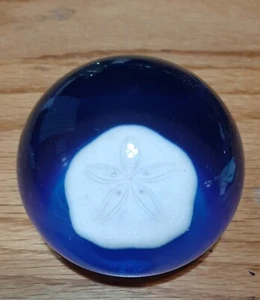 Tarax Infinity Paperweight Sand Dollar Canadian Mid Century Acrylic-NICE! - Picture 1 of 6