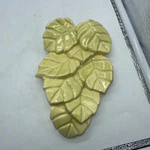 Wall Pocket Yellow Leaf Cluster 1943 - Picture 1 of 6
