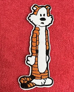 ┥ Calvin and Hobbes 4"" Hobbes costura bordada/parche de hierro envío gratuito" - Imagen 1 de 4