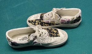 Vans Lace Up Shoes Size 5 Men 6.5 Women White Black & Silver w/ Roses Rare Clean - Picture 1 of 9