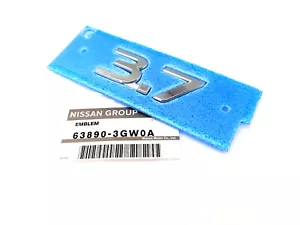 638903GW0A NEW Genuine Infiniti QX50/QX70 09- 3.7 Nameplate RH LH Front Fender - Picture 1 of 4
