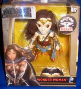 UNIVERSE COMICS BATMAN VS SUPERMAN DIE CAST METALS #17 WONDER WOMAN FIGURE - Picture 1 of 3