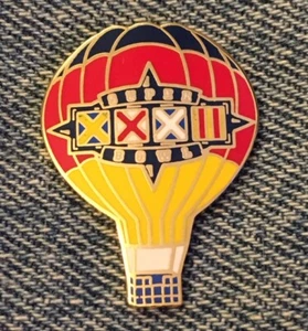 Pin de globo para el Super Bowl 32~XXXII~Broncos y empacadores en San Diego~1998 - Imagen 1 de 2