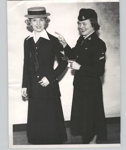 NAVY Donne Ridono di CAPPELLI UNIFORMI San Francisco VINTAGE 1954 Foto Stampa - Foto 1 di 2