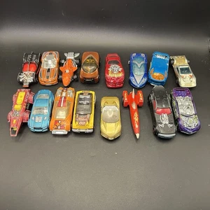 Coches Futuristas Diecast Vehículos Varios Diseños Varios Estado LOTE DE 16 - Imagen 1 de 10