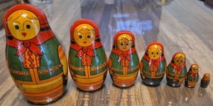 Raro conjunto de colección de 7 muñecas de anidación de matrioska rusas de madera pintadas a mano de la URSS - Imagen 1 de 13