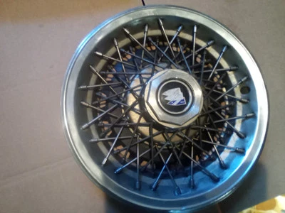 Cubierta de rueda tipo cable 14" Buick Century Regal 1980-1987 OEM  Foto 1 de 4