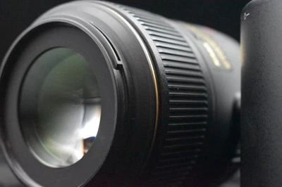 [US Duty Paid] Nikon AF-S MICRO NIKKOR 105mm F/2.8G ED VR Lens 8648 - Image 1 of 4